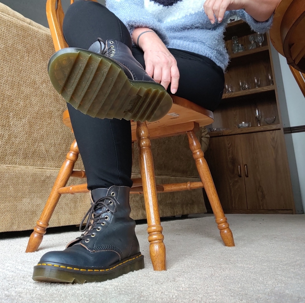 Dr. Martens, 1460 Ripple Leather Ankle Boots US7/8